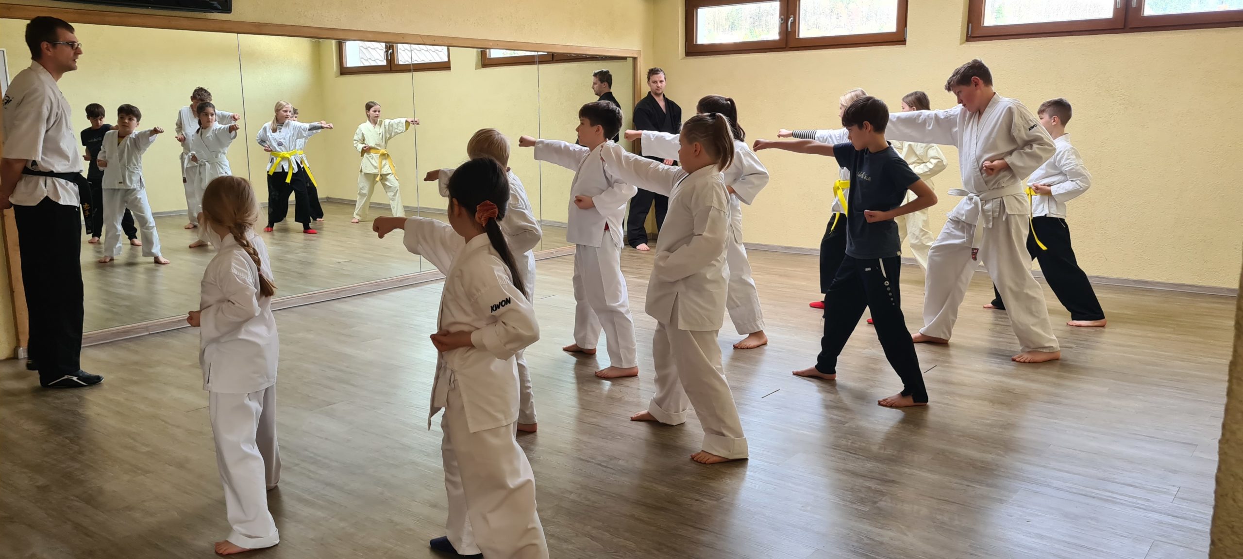 Trainingszeiten bei Budokai: Trainingsbild im Dojo in Rödental